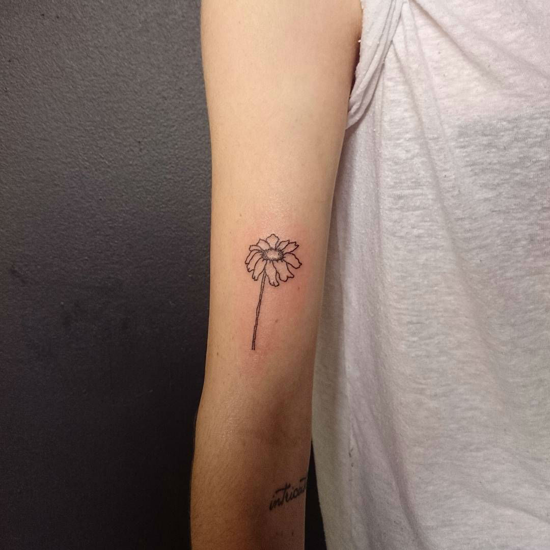 Simple Flower Tattoo Ideas For Women