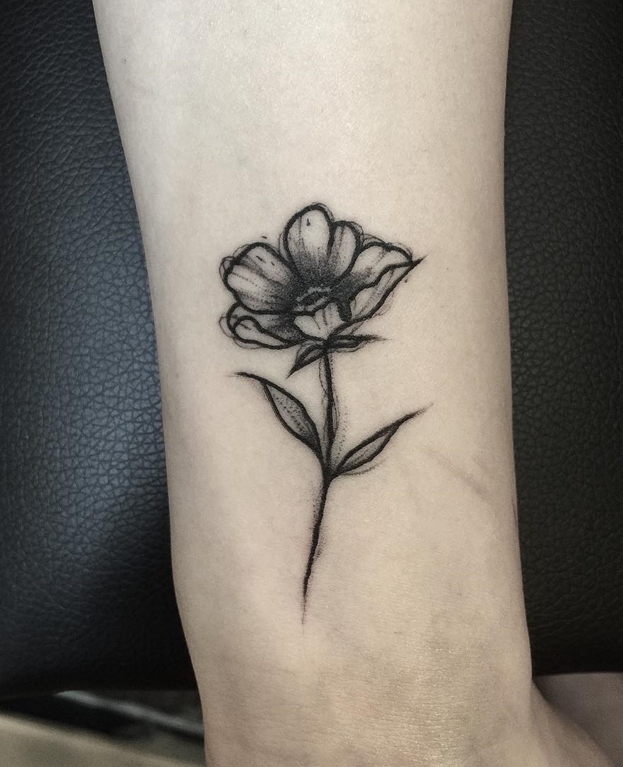 25 Small Simple Flower Tattoos You'll Love