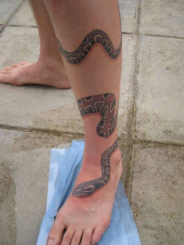 5 Compelling Reasons to Get a Snake Tattoo on Your Leg