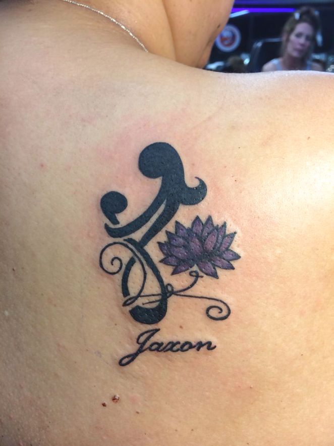 10 Heartfelt Tattoo Ideas Sons Can Dedicate to Mom