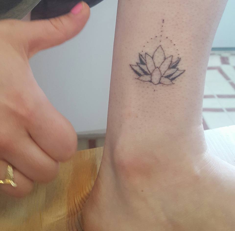 10 Simple Stick and Poke Tattoo Designs