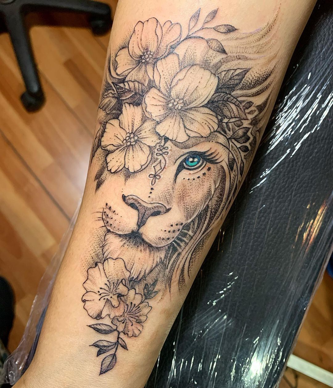 Stunning Half Lion Half Lioness Tattoo Designs Tiktok