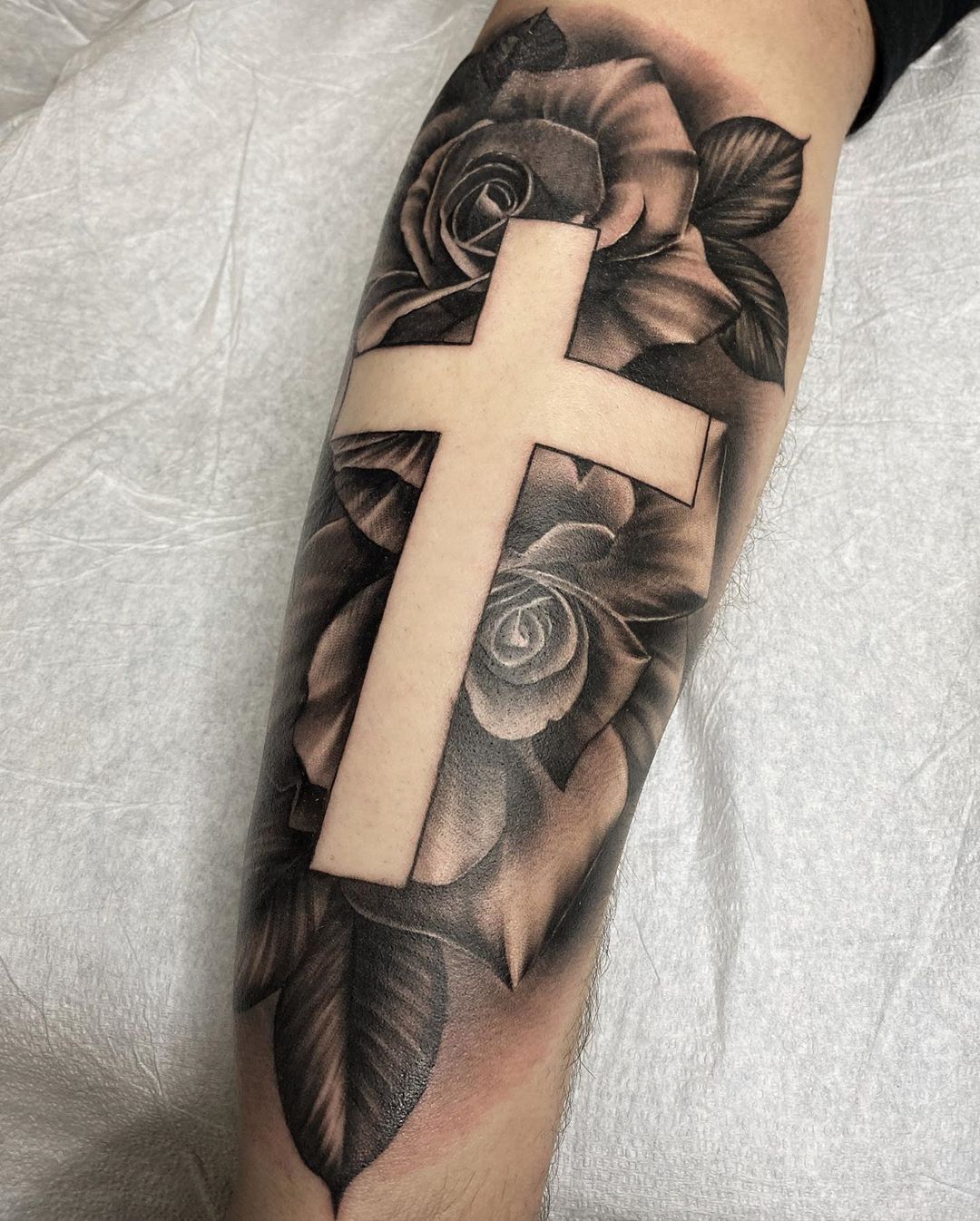 Tattoo Cross With Roses