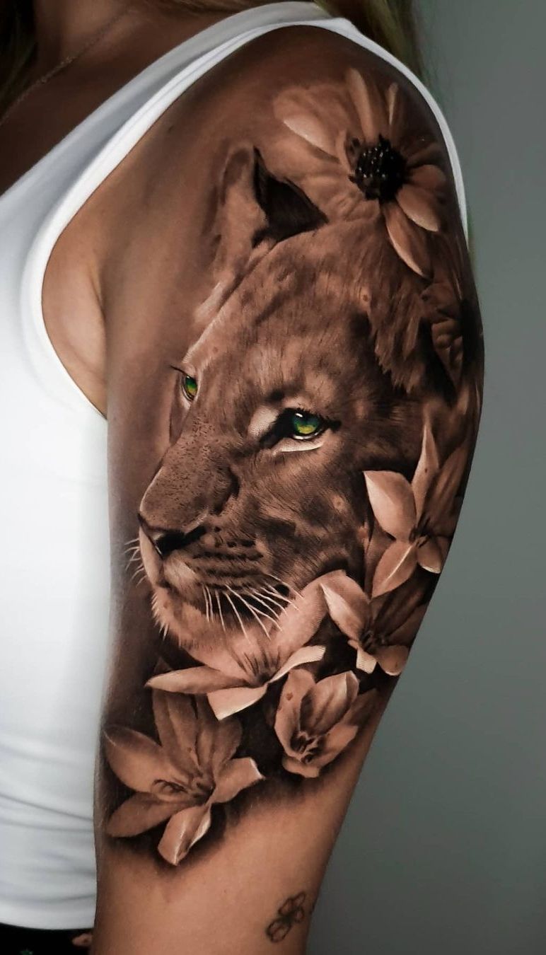 Tattoo Feminina In 2022 Lion Tattoo Lioness Tattoo Female Lion