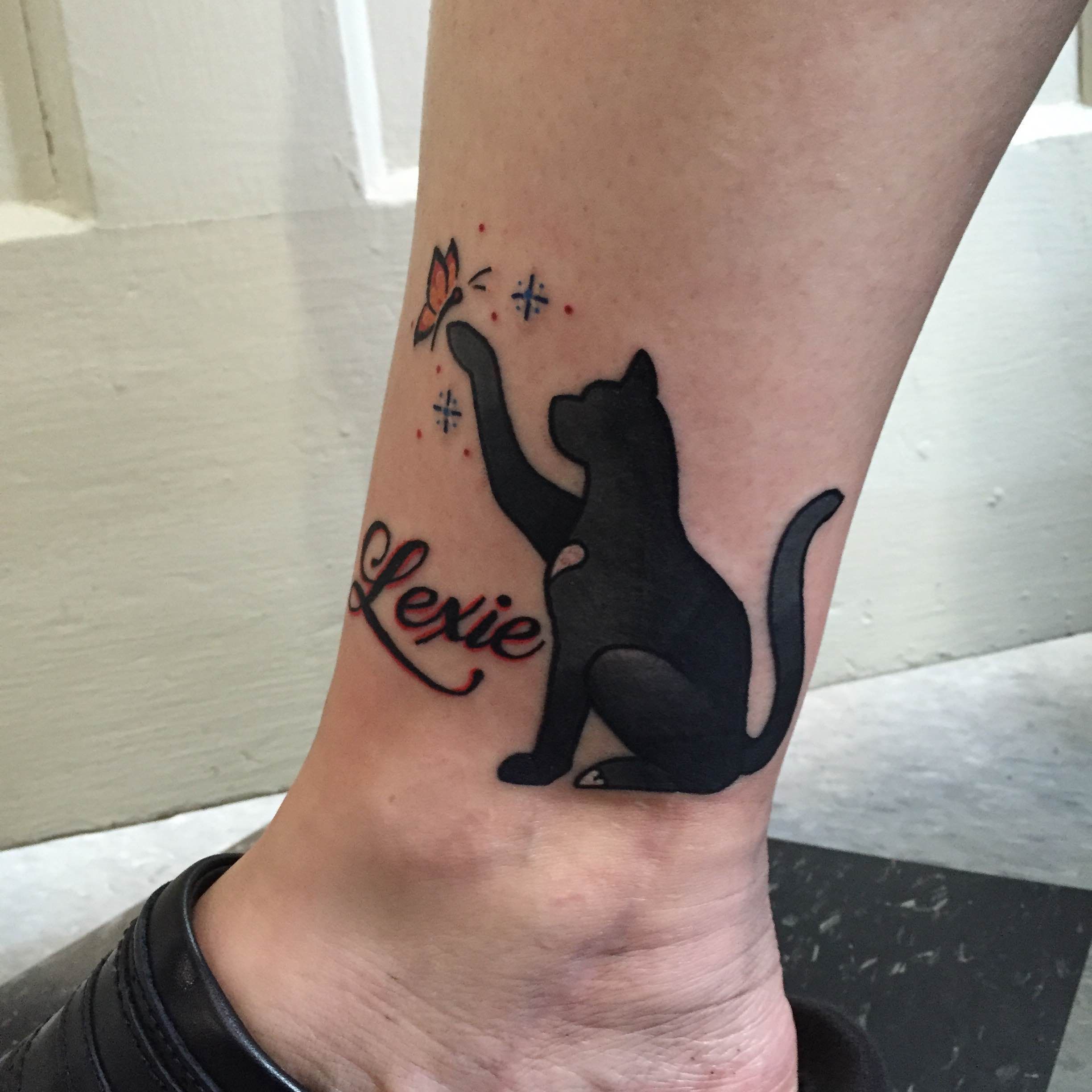 5 Heartfelt Tattoo Ideas to Memorialize Your Cat