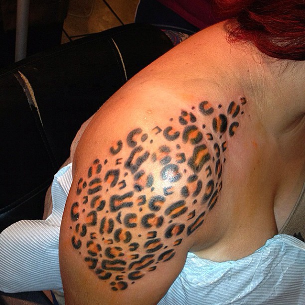 7 Stunning Tattoo Ideas with Leopard Print