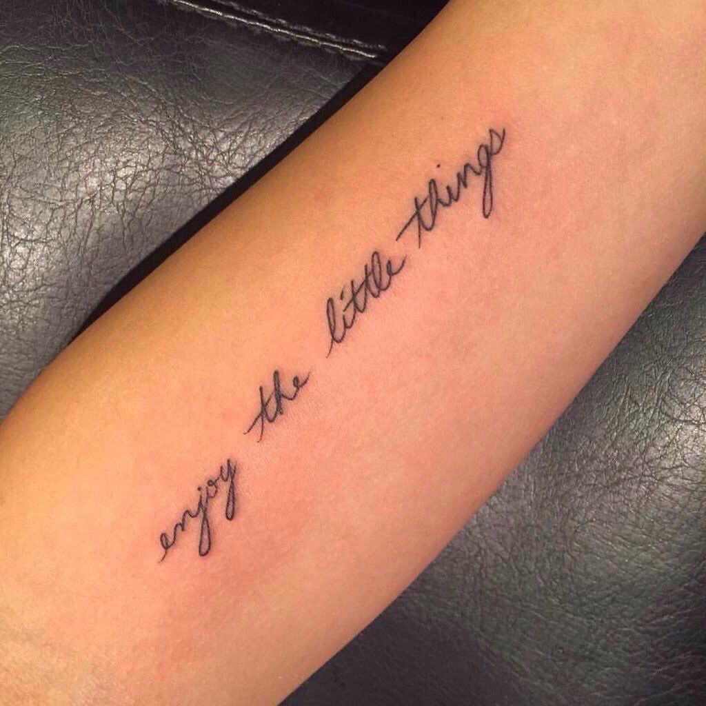 5 Stunning Cursive Tattoo Name Designs