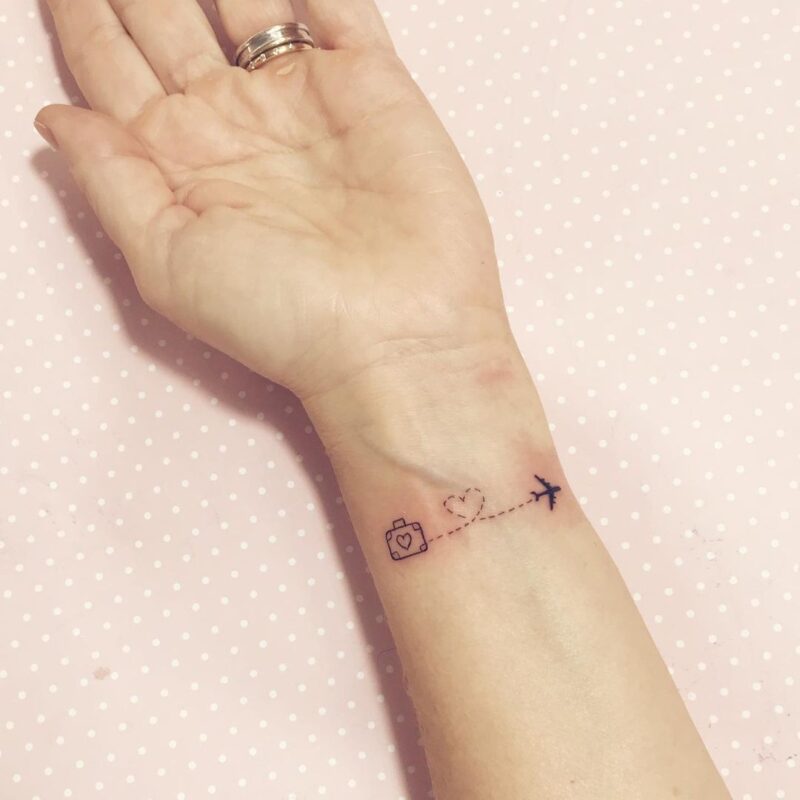 Elegant Wrist Tattoos for Women: Trendy Designs