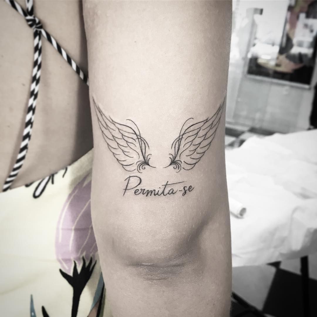 Tatuaje Alas De Ngel Y Frase Permita Se Tatuajes Para Mujeres