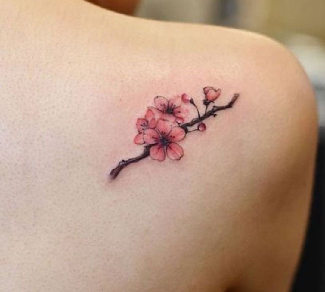 5 Diseños Impresionantes de Tatuajes de Flor del Cerezo