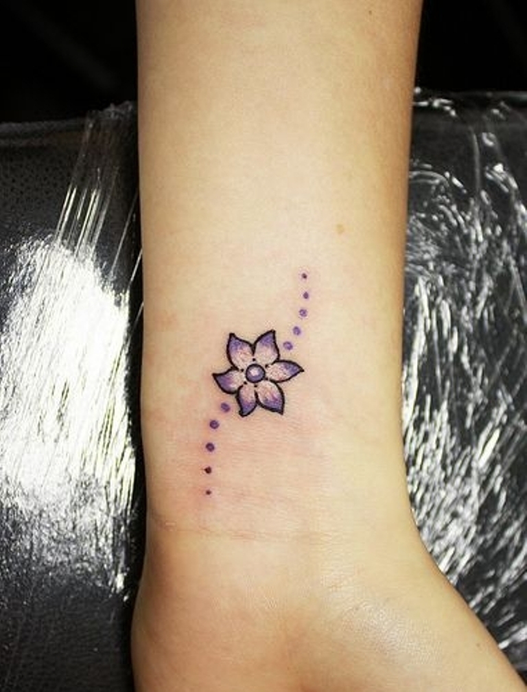 5 Charming Tiny Flower Wrist Tattoos for Spring