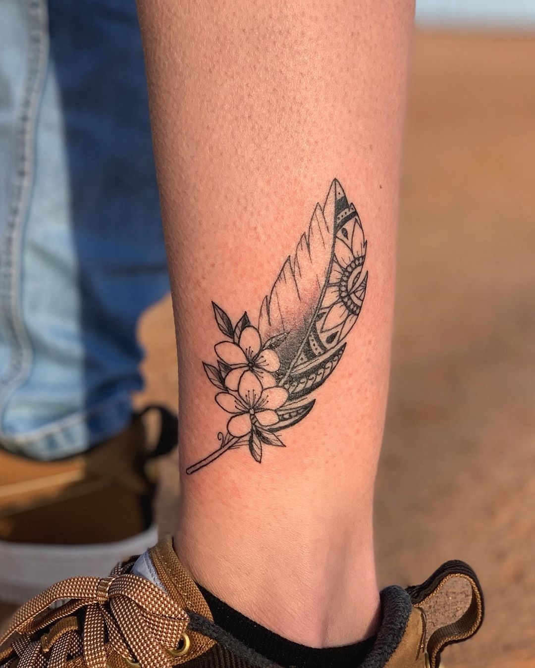 Top 73 Tiny Feather Tattoo In Cdgdbentre