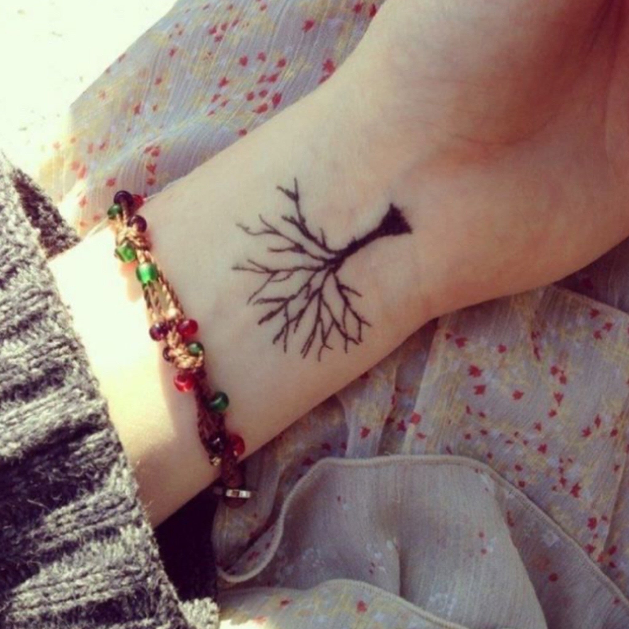 Elegant Tree Tattoos: Women's Ultimate Guide