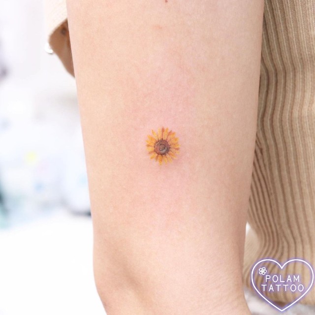 Update 85 Minimal Sunflower Tattoo Latest In Cdgdbentre