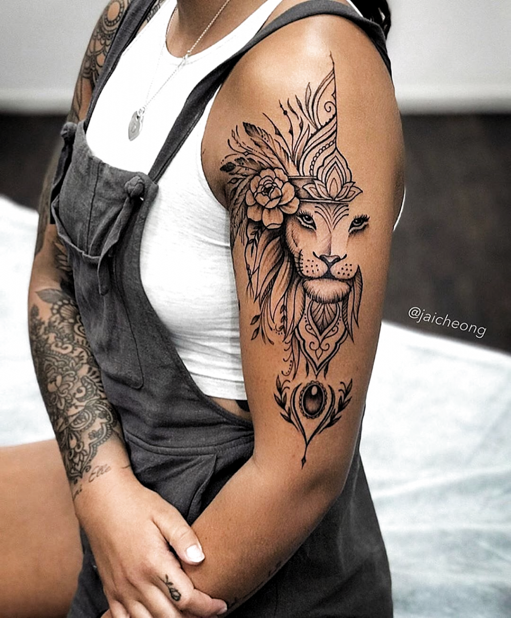 10 Stunning Ideas for Feminine Lion Tattoos for Women